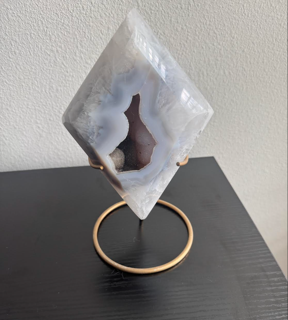 Agate diamond with Stand