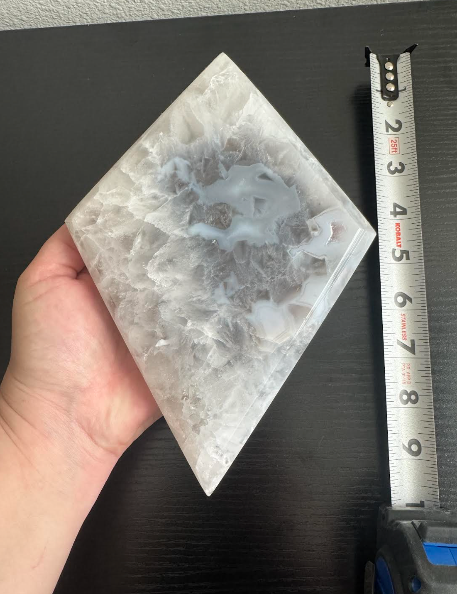 Agate diamond with Stand