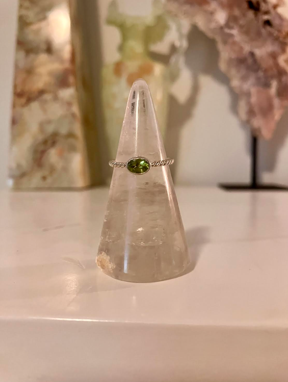 Size 6 S925 Peridot Ring
