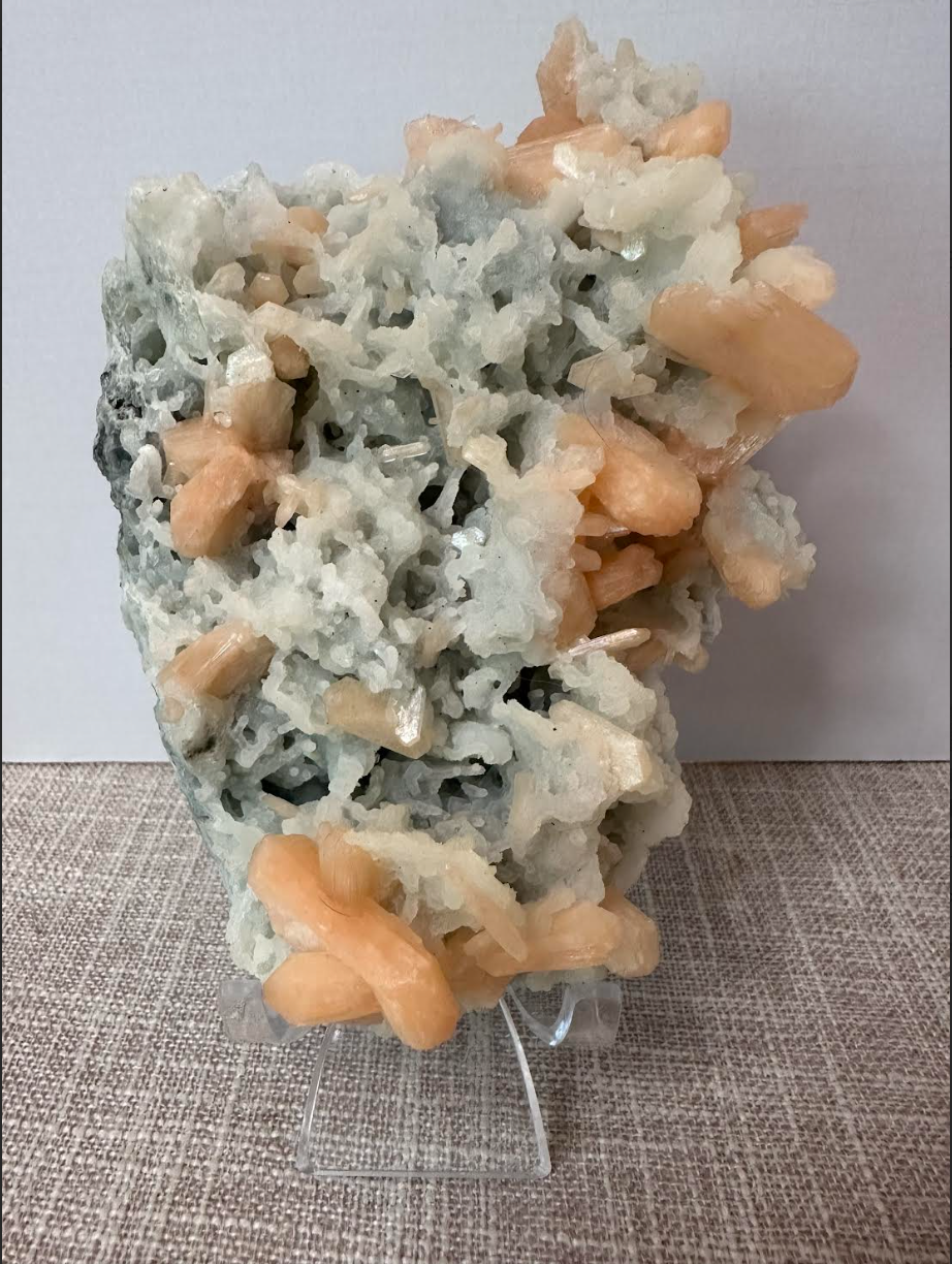 Stilbite on Chalcedony