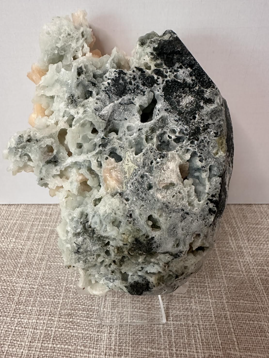 Stilbite on Chalcedony