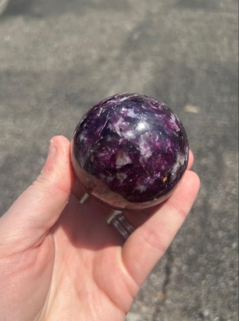 Irridescent purple mica sphere